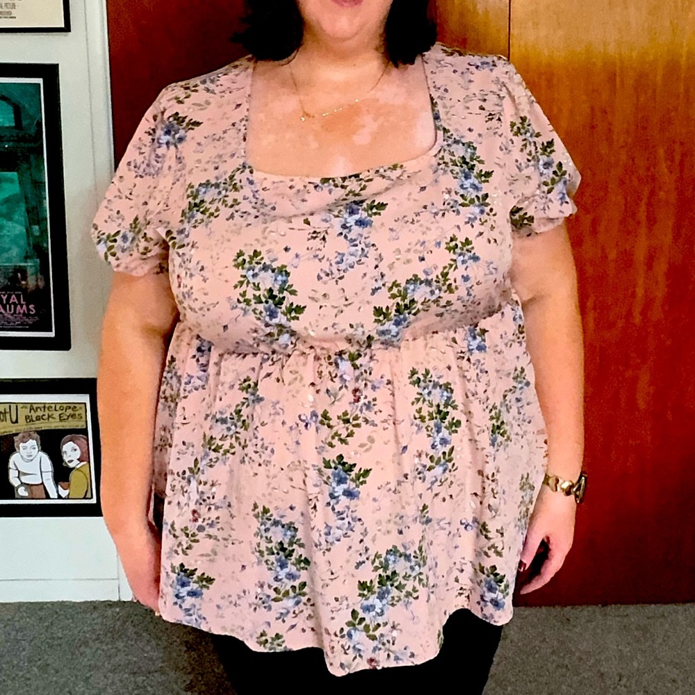 Bloomchic 28W, 5X, 5 pink floral puff sleeve square neck top.